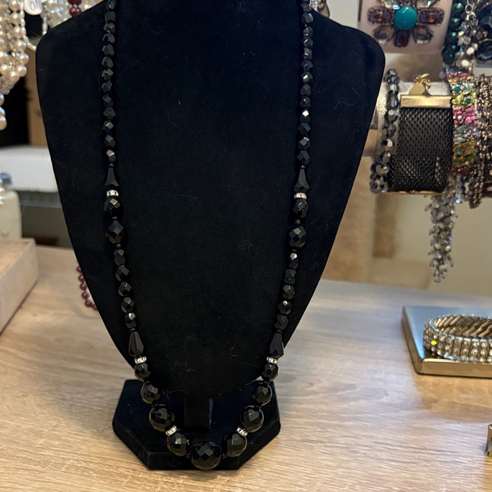 Vintage facetted glass bead necklace